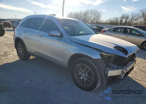 2016 Mercedes-Benz Glc 300 from USA, damaged, VIN WDC0G4JB9GF074540